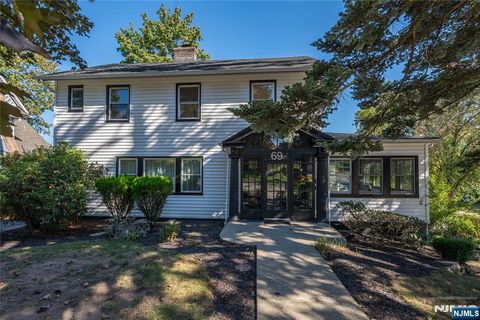 Photo of 69 Fairview Ave, Verona, NJ 07044 (MLS # 25036508)