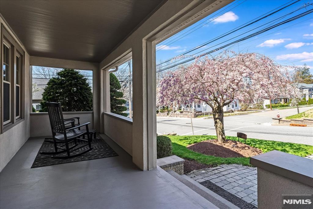 303 Highland Avenue