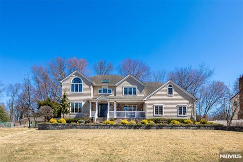 35 Arcadia Court Harrington Park NJ 07640