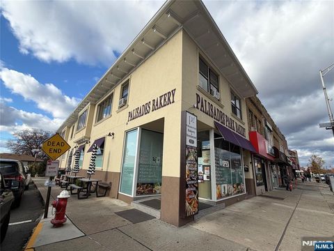 Photo of 325 Broad Avenue, Palisades Park, NJ 07650 (MLS # 25040708)