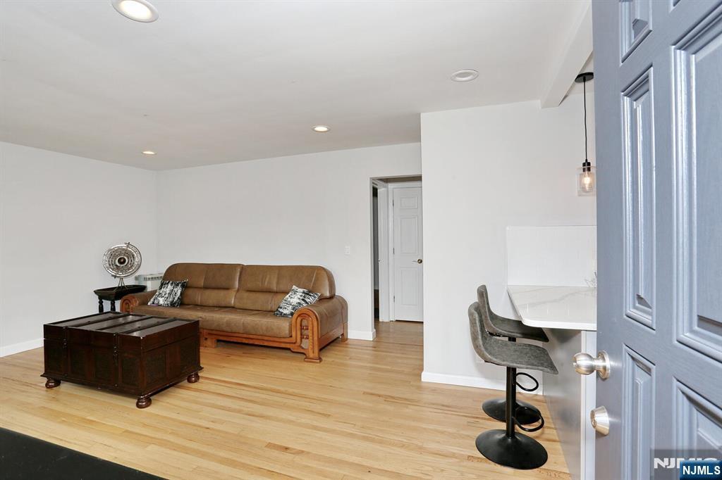 8 Cedar Road