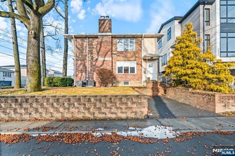Photo of 15 Hillcrest Ave #A, Fort Lee, NJ 07024 (MLS # 26000616)