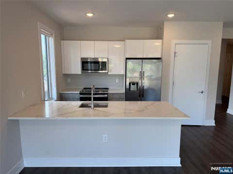 Photo of 470 Main ST #706, Fort Lee, NJ 07024 (MLS # 26029070)