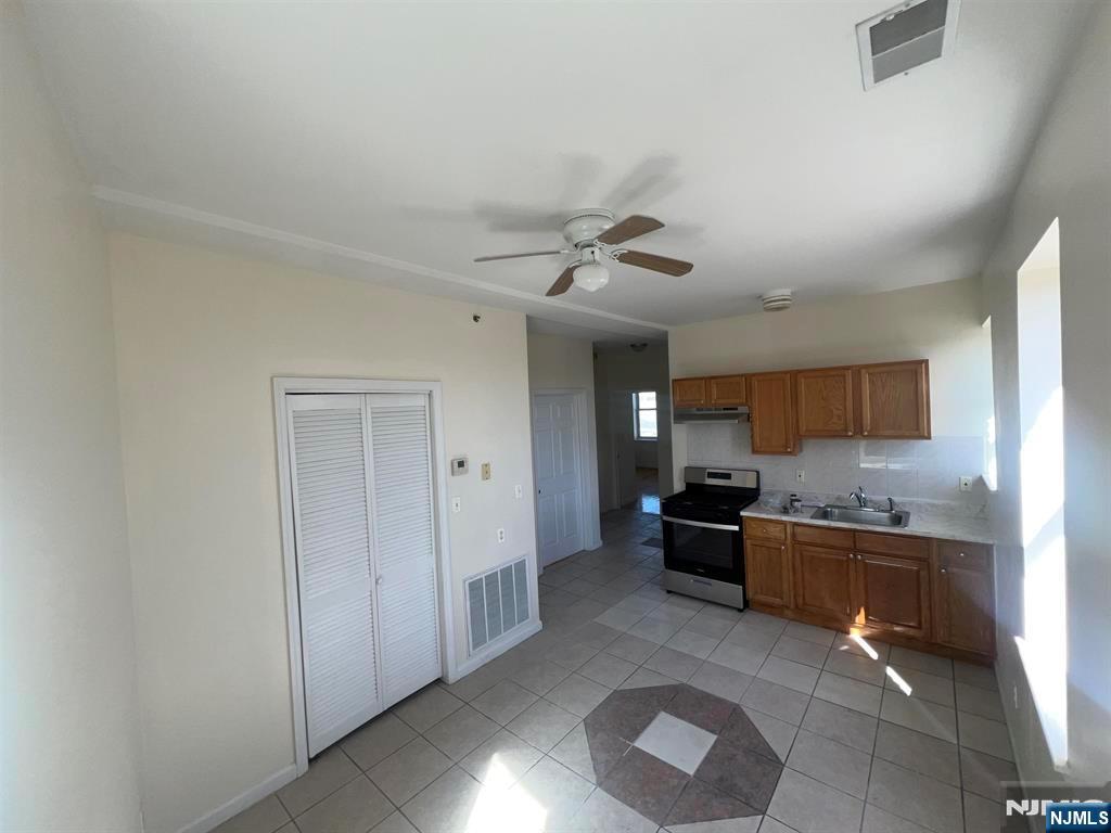 250 South Orange Avenue 3