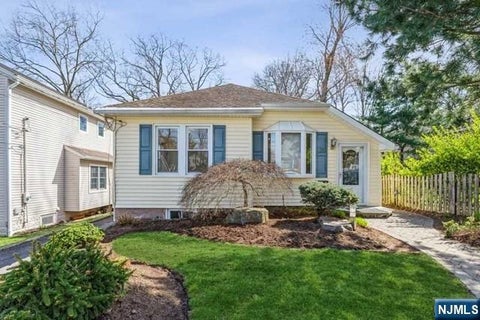 Photo of 34 Glenview, Cresskill, NJ 07626 (MLS # 26032964)