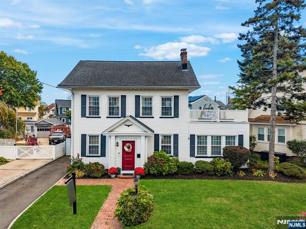 Photo of 15 Parkway, Bloomfield, NJ 07003 (MLS # 25037519)