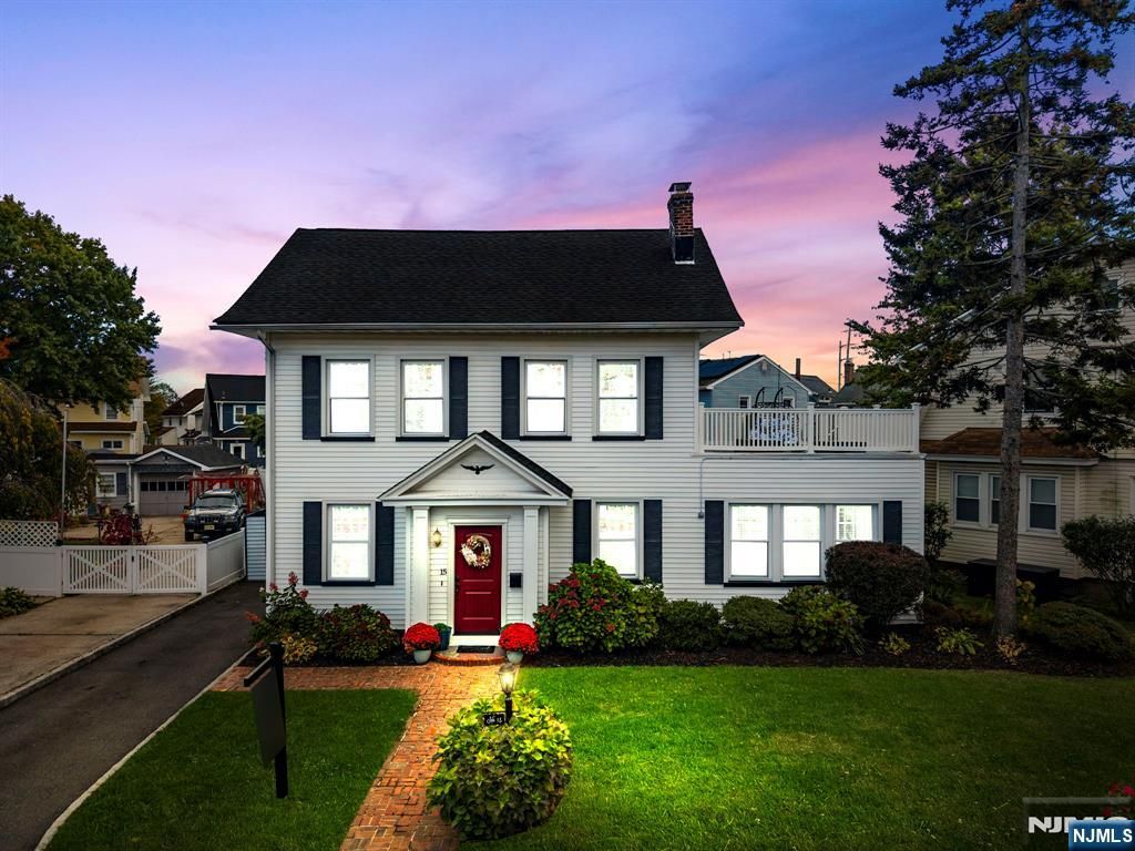 Photo of 15 Parkway, Bloomfield, NJ 07003 (MLS # 25037519)