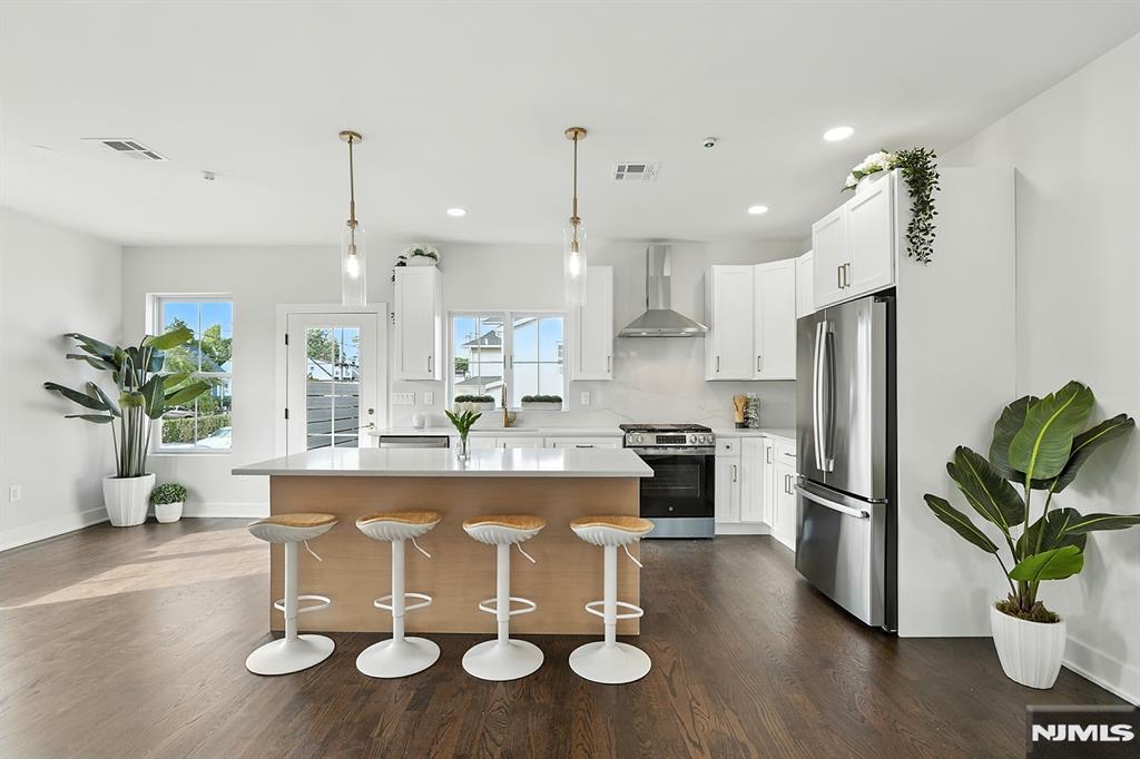 186 Canterbury Avenue