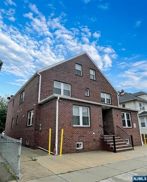 Photo of 47 Campbell Avenue #1L, Hackensack, NJ 07601 (MLS # 26033429)