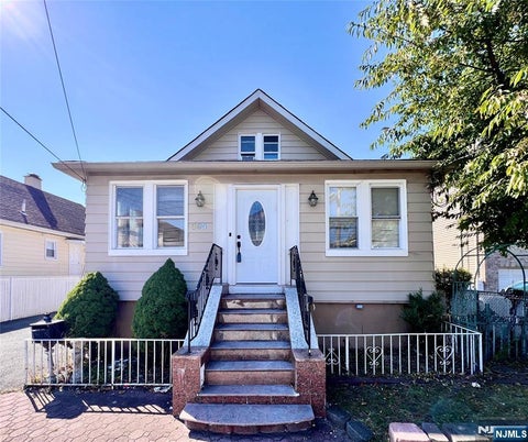 Photo of 395 Taylor Avenue, Hackensack, NJ 07601 (MLS # 26023943)