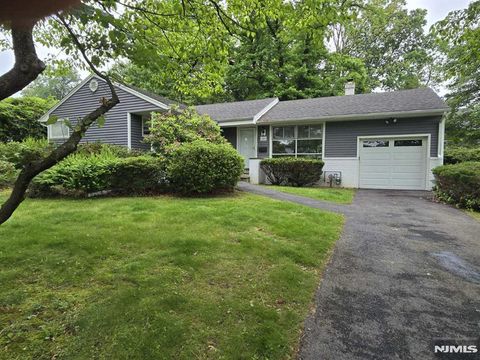 195 Concord Drive Paramus NJ 07652