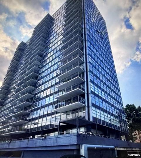 Photo of 6050 Boulevard East #16J, West New York, NJ 07093 (MLS # 26007301)