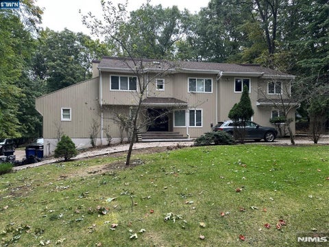 Photo of 51 Weiss RD, Upper Saddle River, NJ 07458 (MLS # 26037372)