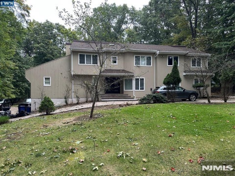 Photo of 51 Weiss RD, Upper Saddle River, NJ 07458 (MLS # 26037372)