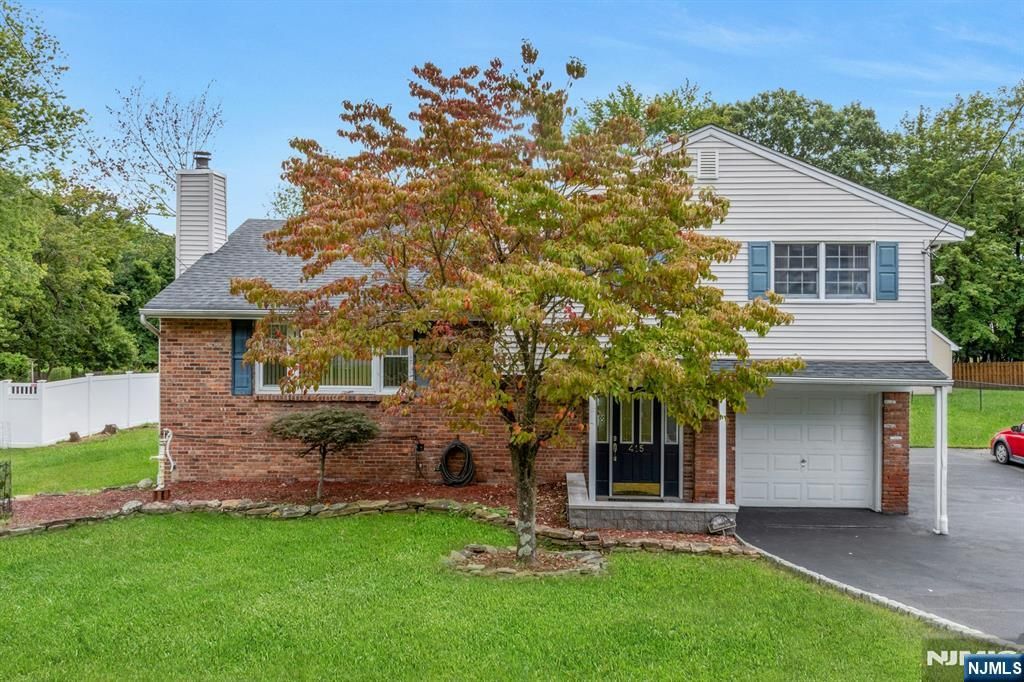 Photo of 415 Briarwood Lane, Northvale, NJ 07647 (MLS # 25034595)