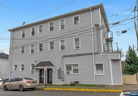 Photo of 255 Lafayette Pl #2E, Englewood, NJ 07631 (MLS # 25043161)