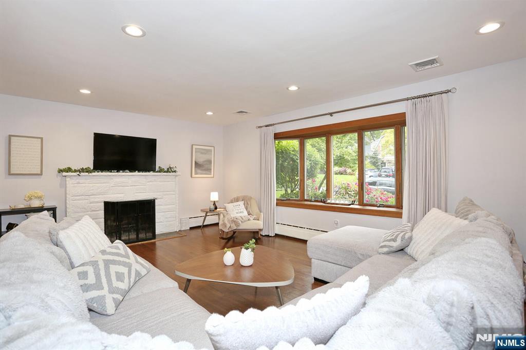 34 Blish Place
