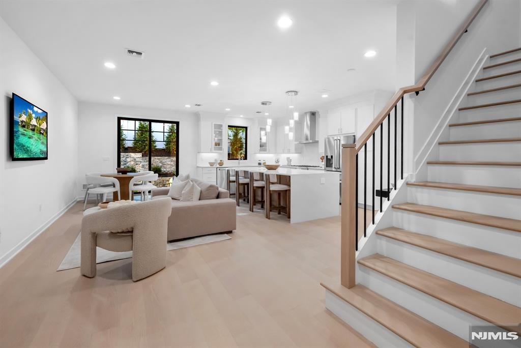 5 Fey Place