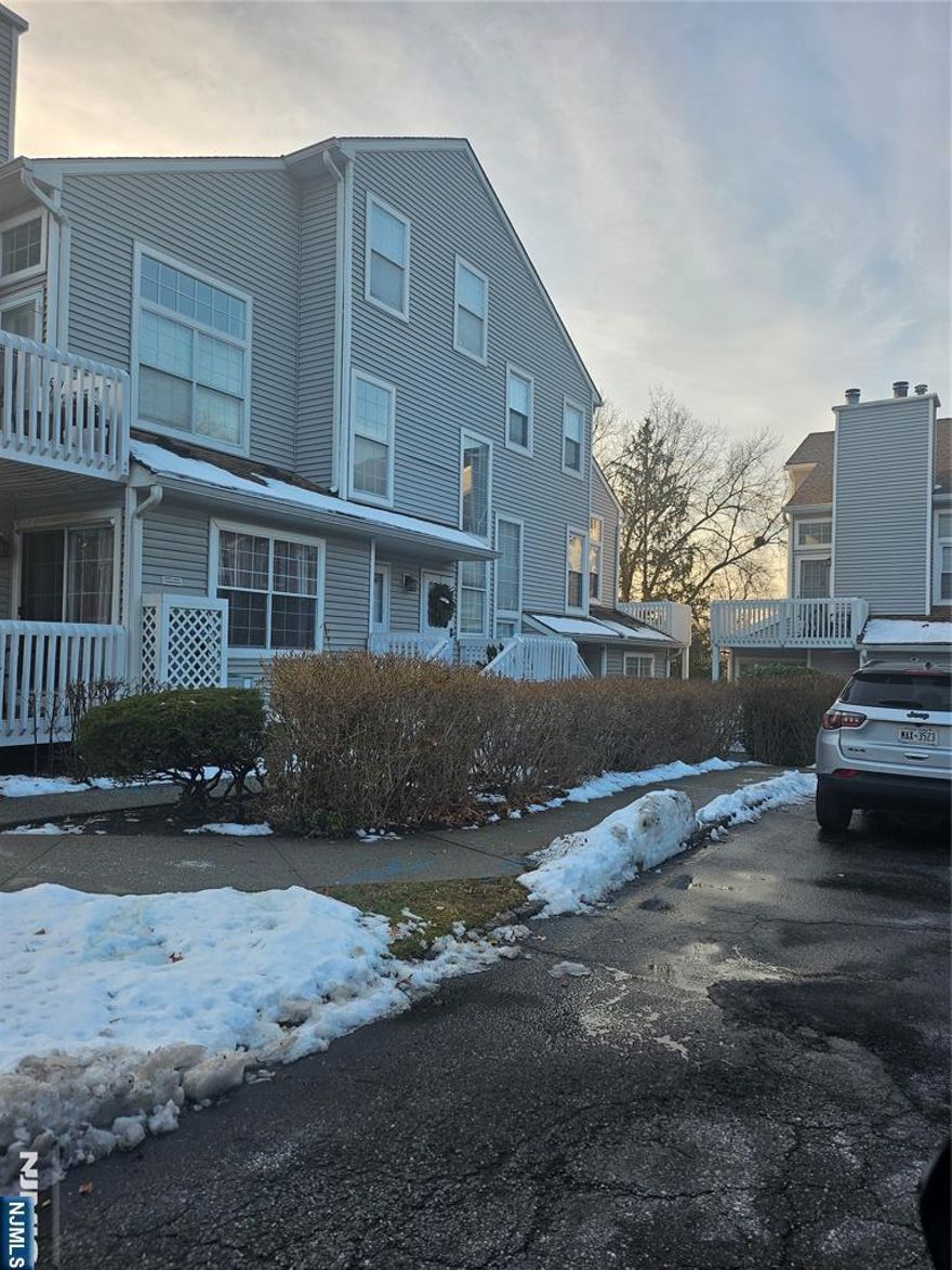 Fabulous 2bed /2 bath in sought after Cross Creek Condo Complex. Excellent private location with Western facing deck. One floor living offers Large primary bed with fantastic bath with walk in shower, Bed , bath, lvrm with fireplace , DA and laundry. Cross Creek is a great place to live. Offers pool with beautiful bar-b-q area, tennis and plenty of parking for you and your guests. Located within minutes from major transportation and all major highways. Walk to houses of worship.