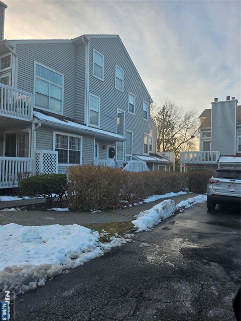 Photo of 4 Hedgerow Dr, Englewood, NJ 07631 (MLS # 25043530)