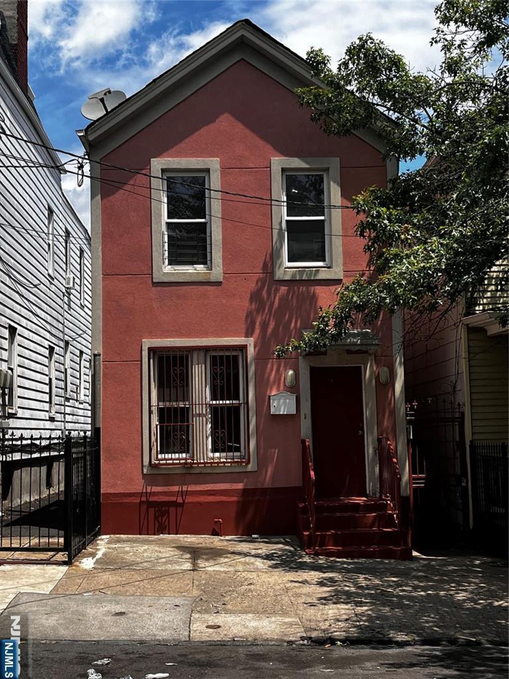 Photo of 143 4th Avenue, Newark, NJ 07104 (MLS # 25035677)