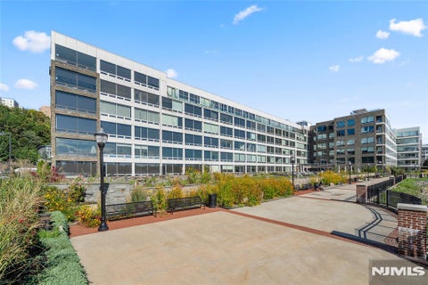 Photo of 9 Somerset Lane #507, Edgewater, NJ 07020 (MLS # 26040237)