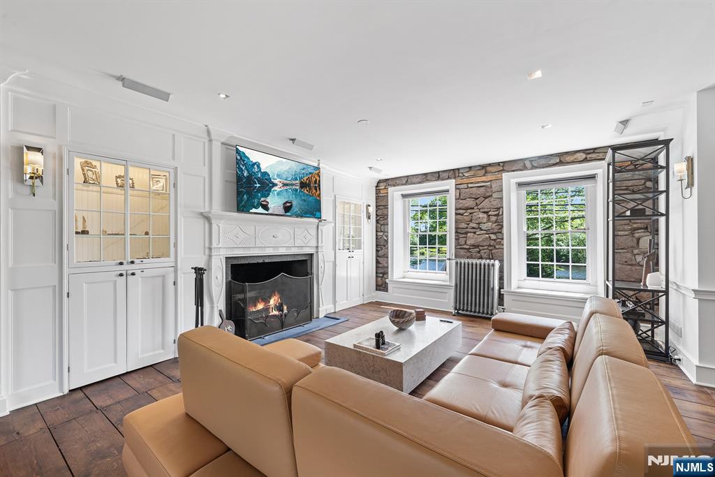 868 Goffle Road