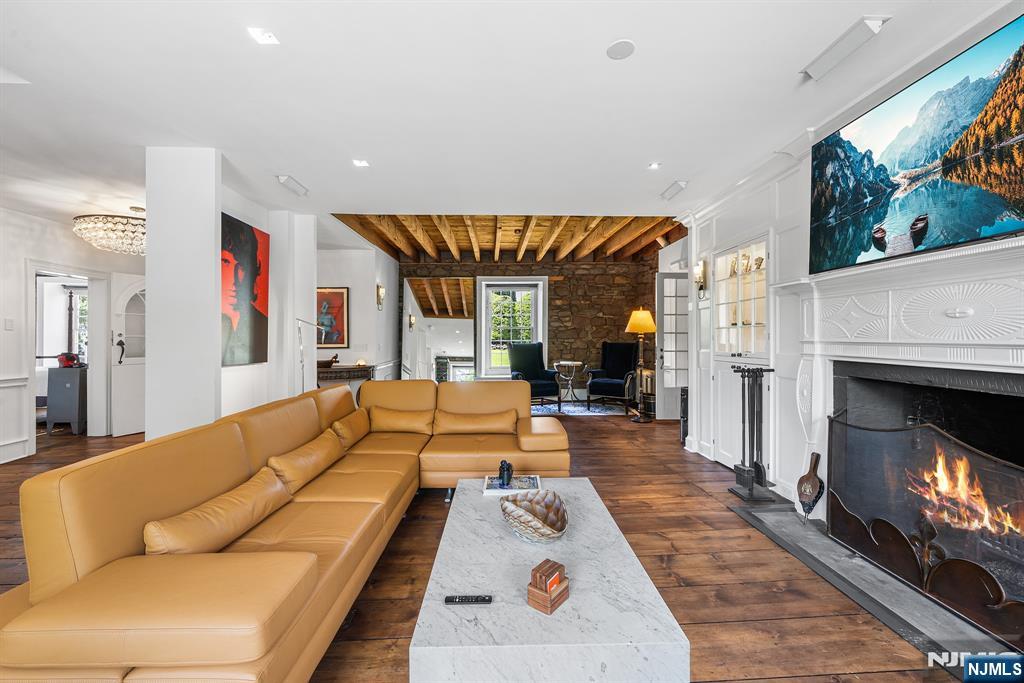 868 Goffle Road