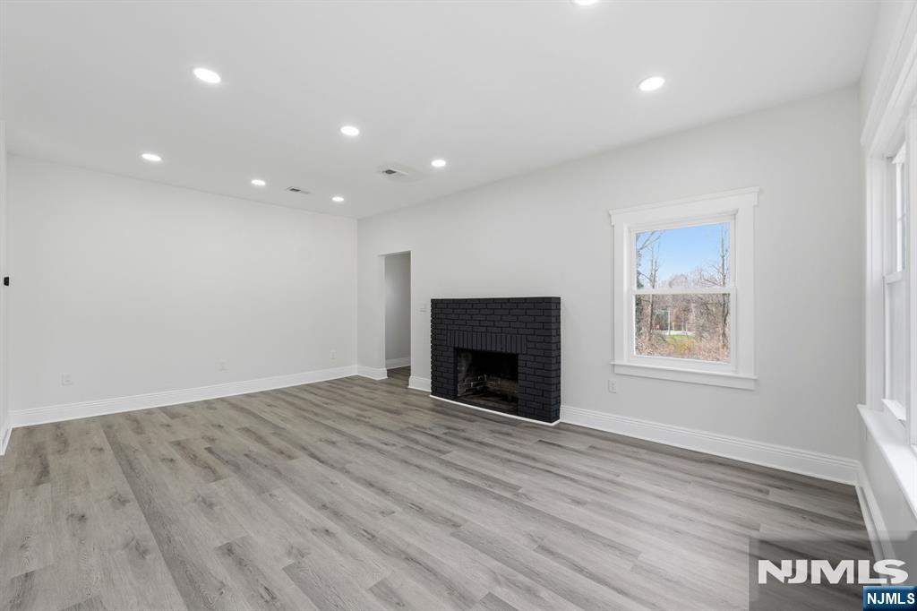 31 Saint Moritz Place