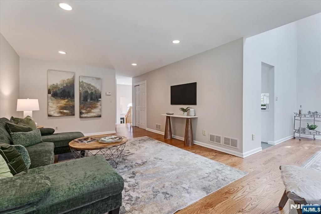 25 Knutsen Drive 216