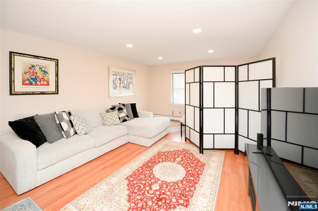25 Market Street 2B