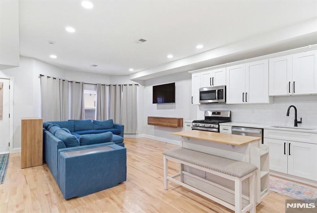 Photo of 204 19th Avenue, Irvington, NJ 07111 (MLS # 26010693)