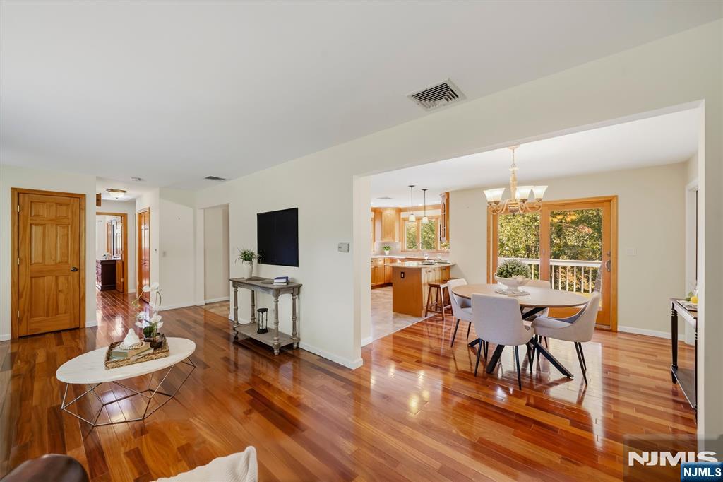 73 W Cedar Place