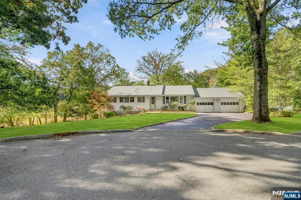 73 W Cedar Place