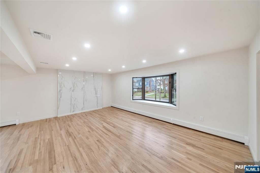 Photo of 468 Morse Avenue, Ridgefield, NJ 07657 (MLS # 26008740)