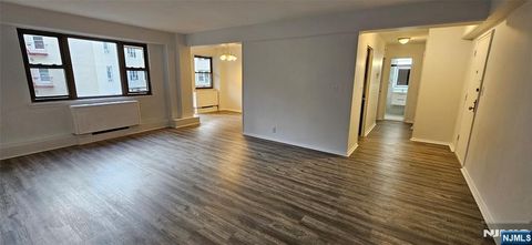 8800 Boulevard East 4B North Bergen NJ 07047