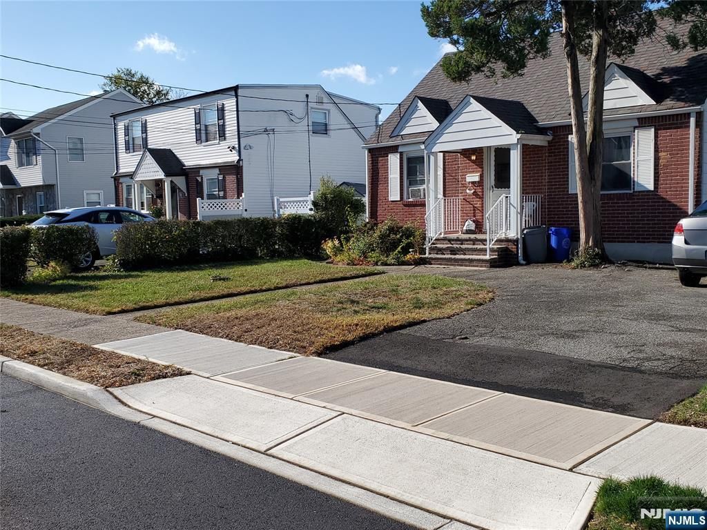 Photo of 595 Elm Avenue, Saddle Brook, NJ 07663 (MLS # 25038158)