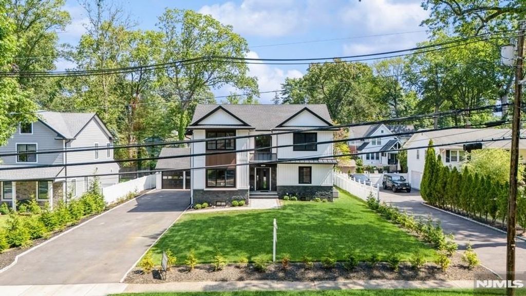 Photo of 890 Oradell Avenue, Oradell, NJ 07649 (MLS # 25026472)