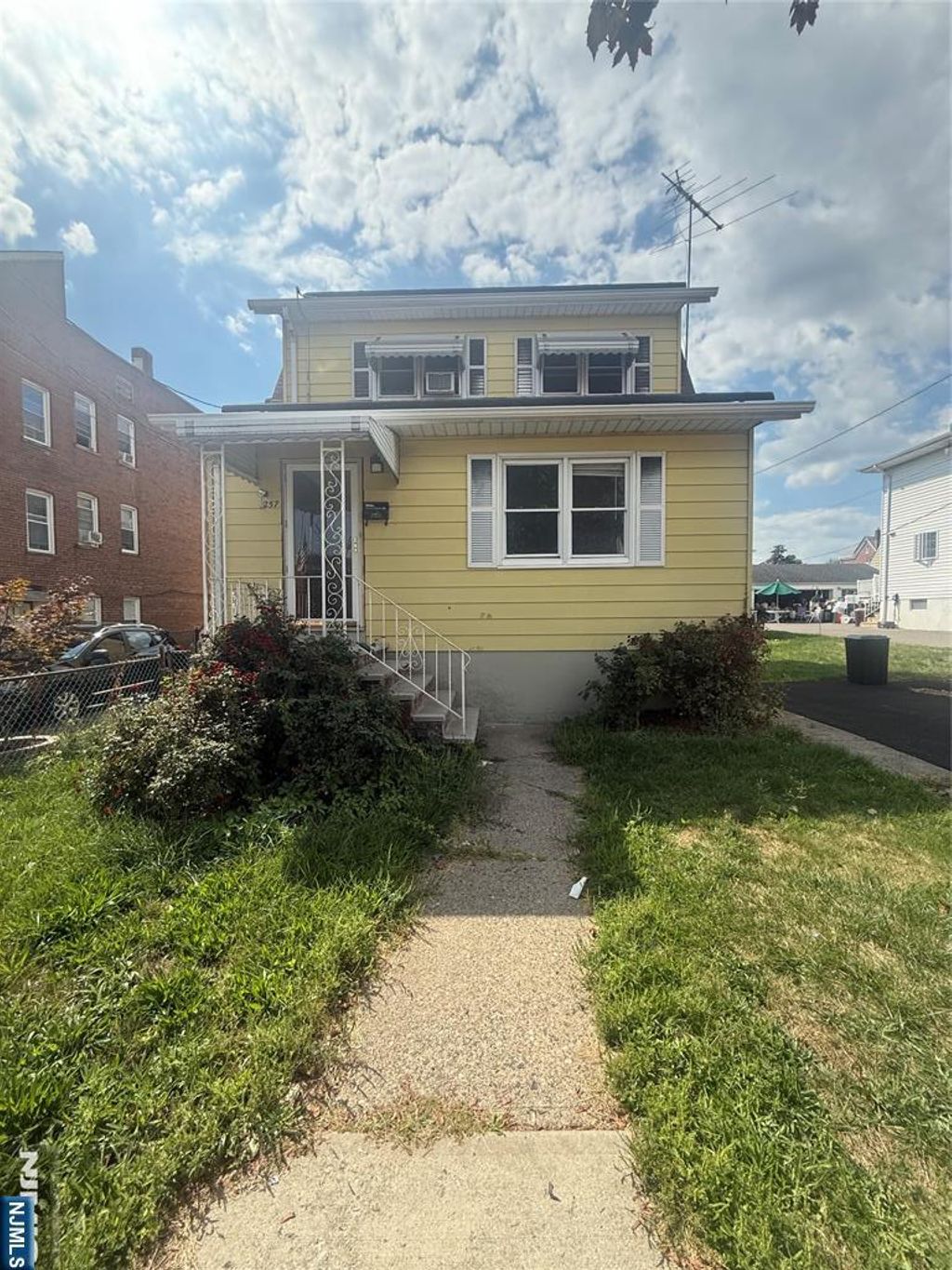 Photo of 257 Palisade Avenue, Garfield, NJ 07026 (MLS # 25036327)