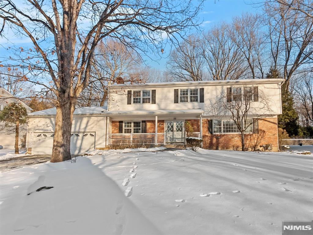 22 Indian Valley Road, Ramsey, New Jersey - 4 Bedrooms  
3 Bathrooms  
8 Rooms - 