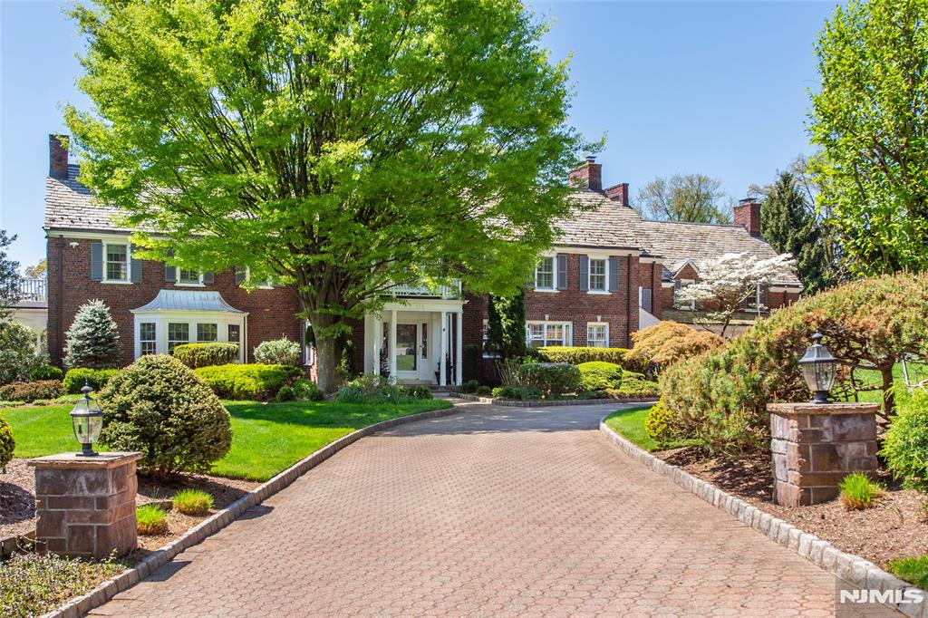 Property for Sale at 174 Elmsley Court, Ridgewood, New Jersey - Bedrooms: 5 
Bathrooms: 6.5 
Rooms: 14  - $4,695,000