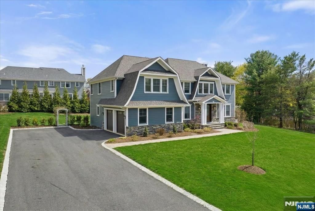 Photo of 20 Ravine Avenue, Wyckoff, NJ 07481 (MLS # 26011031)