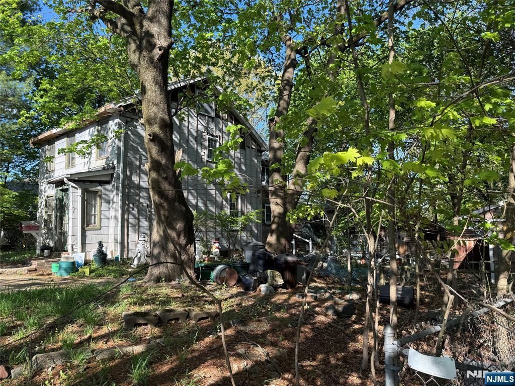 Photo of 189 Redneck Avenue, Little Ferry, NJ 07643 (MLS # 26013701)