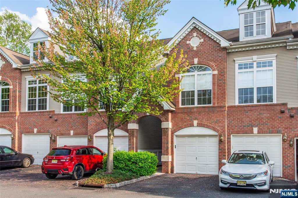 Rental Property at 129 Rock Creek, Clifton, New Jersey - Bedrooms: 2 
Bathrooms: 3 
Rooms: 6  - $3,600 MO.