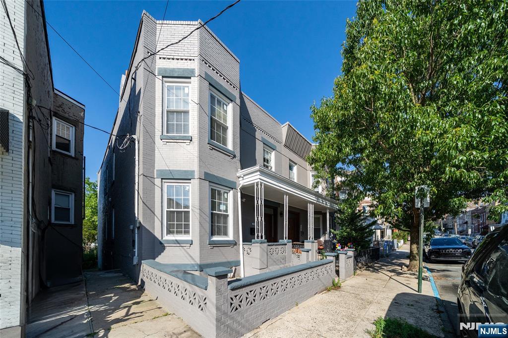 1306 27th Street 2