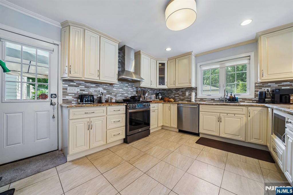 418 Ivy Lane