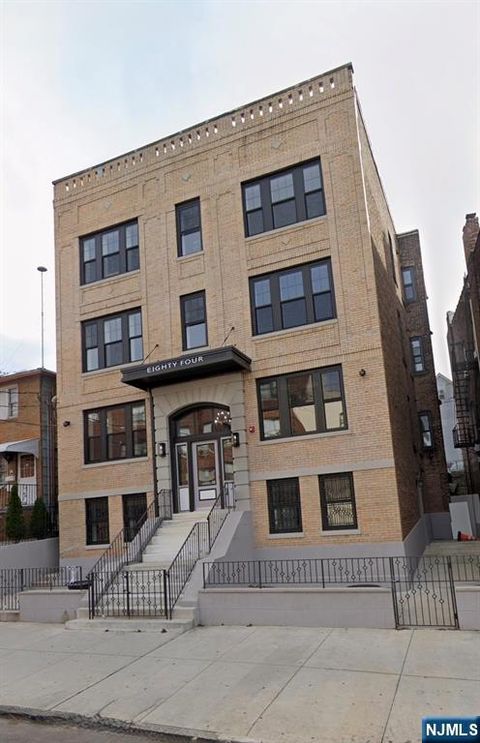 Photo of 84 Van Wagenen Ave #2R, Jersey City, NJ 07306 (MLS # 26007905)