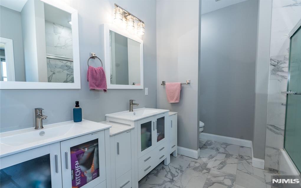 Rochelle Park, New Jersey 07662, United States, 4 Bedrooms Bedrooms, ,3 BathroomsBathrooms,Residential,Active,257437