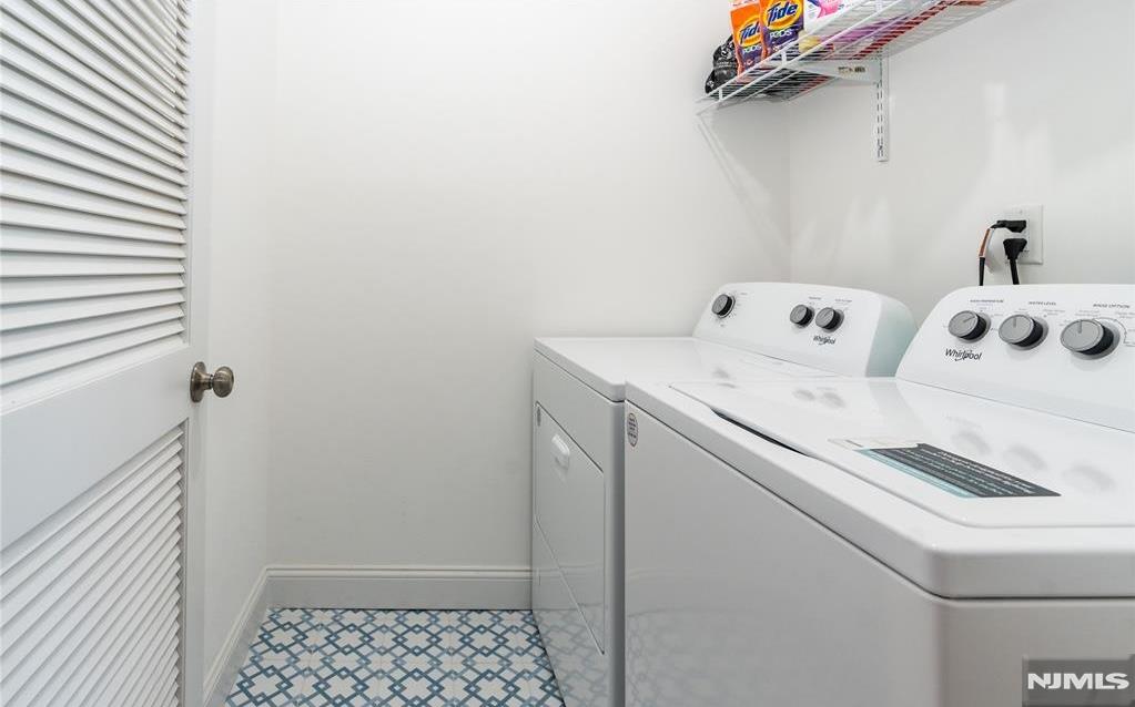 Rochelle Park, New Jersey 07662, United States, 4 Bedrooms Bedrooms, ,3 BathroomsBathrooms,Residential,Active,257437