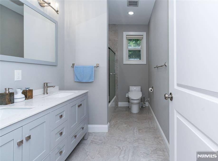 Rochelle Park, New Jersey 07662, United States, 4 Bedrooms Bedrooms, ,3 BathroomsBathrooms,Residential,Active,257437